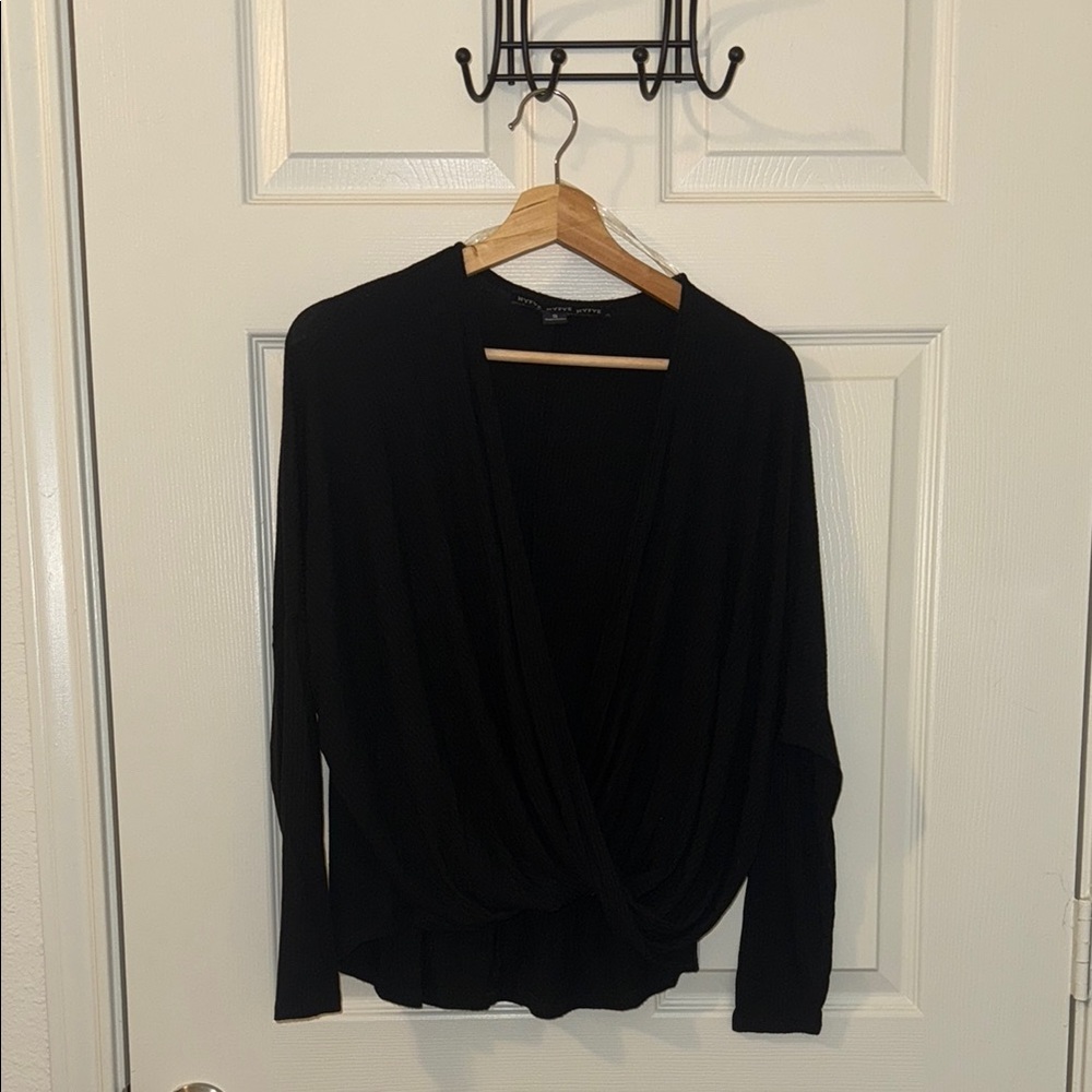 buckle hyfve low cut oversized long sleeve top size small